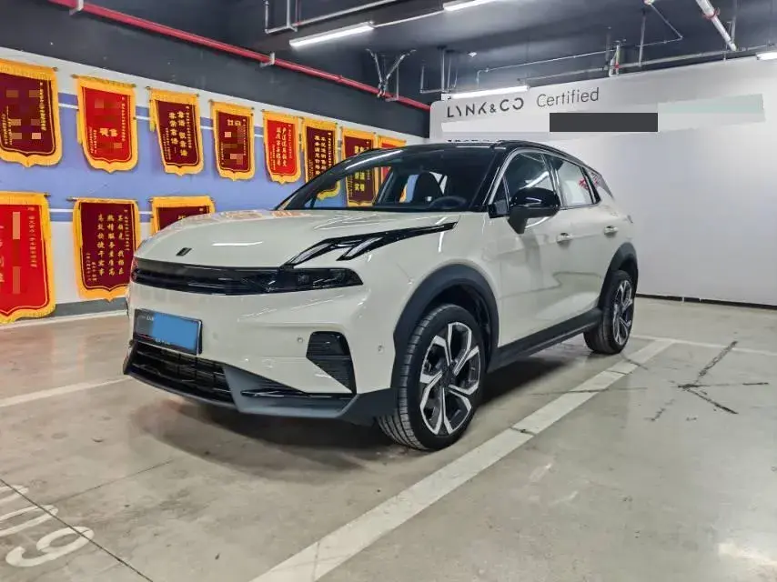 2025 LYNK&CO 06 view 1