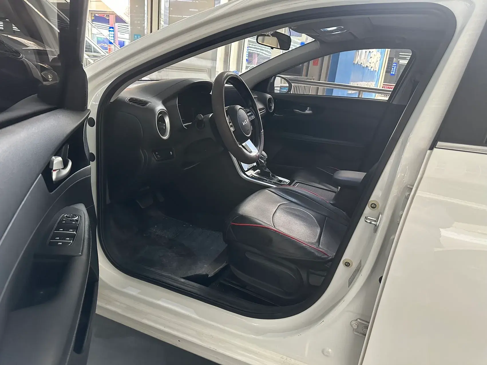 2021 KIA K3 thumbnail 2