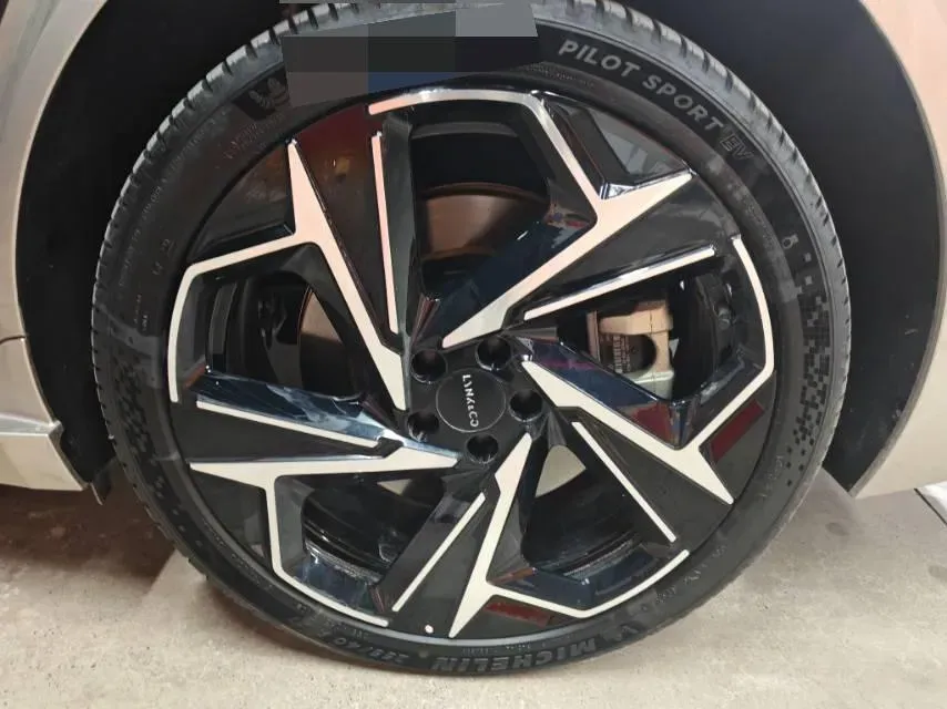 2025 LYNK&CO Z10 BEV 95KWH,autocango,china used car exporter,china ev exporter,chinese used car exporter,chinese used ev exporter