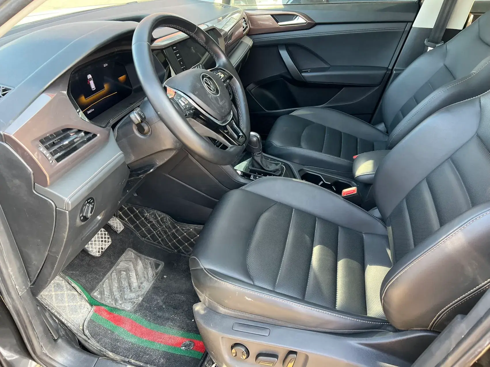 2022 VOLKSWAGEN THARU thumbnail 3