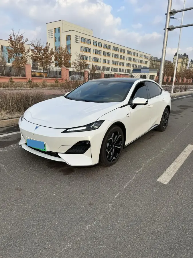 2025 Deepal SL03 1.5L 95HP L4 REEV 28.39KWH