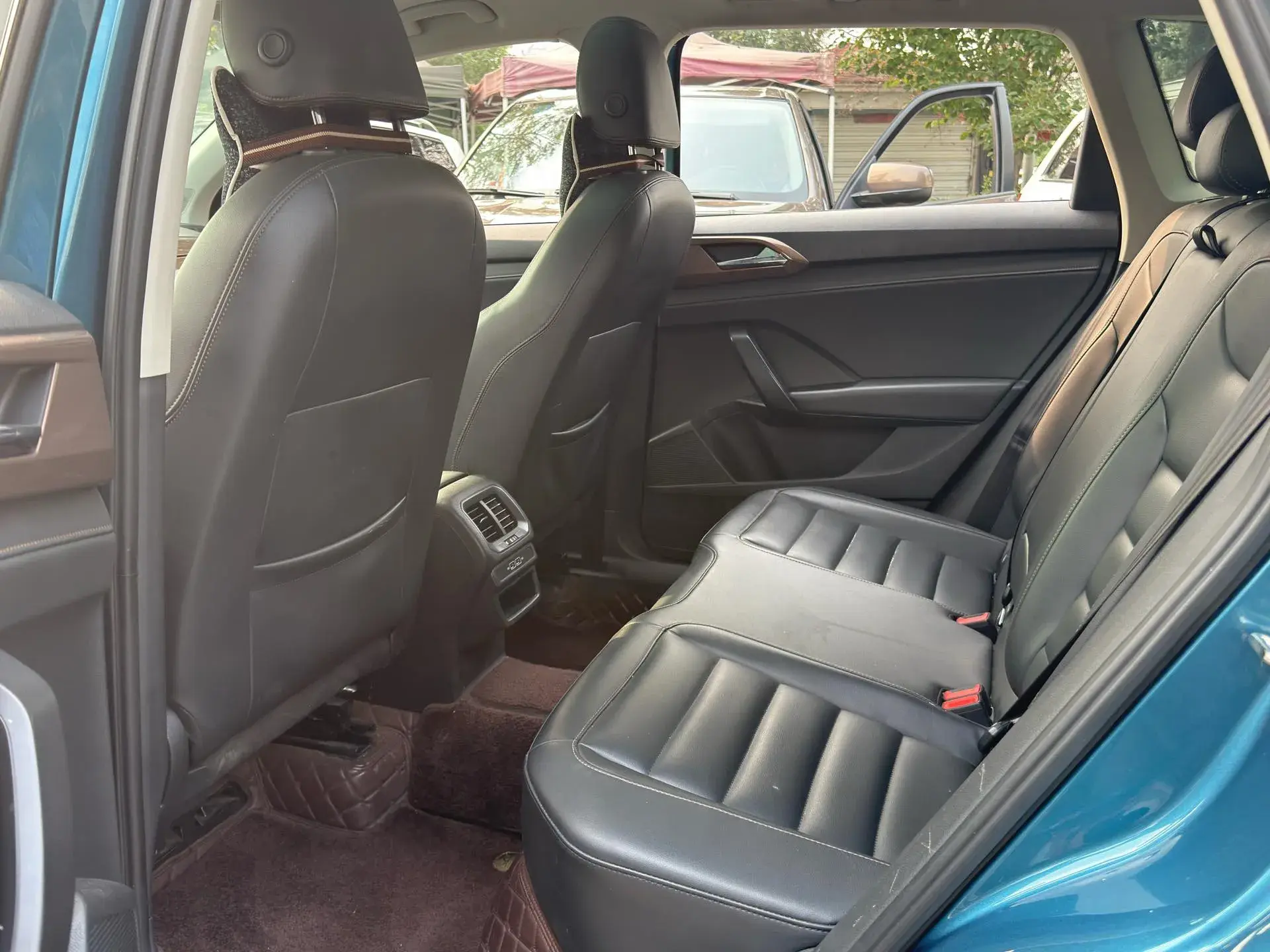 2019 VOLKSWAGEN THARU thumbnail 4