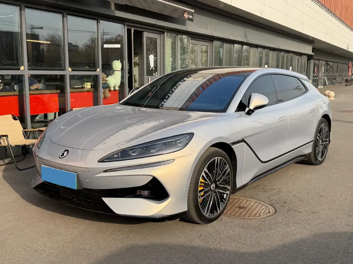 2024 Denza DenzaZ9GT 2.0T 207HP L4 E-CVT PHEV 38.5KWH