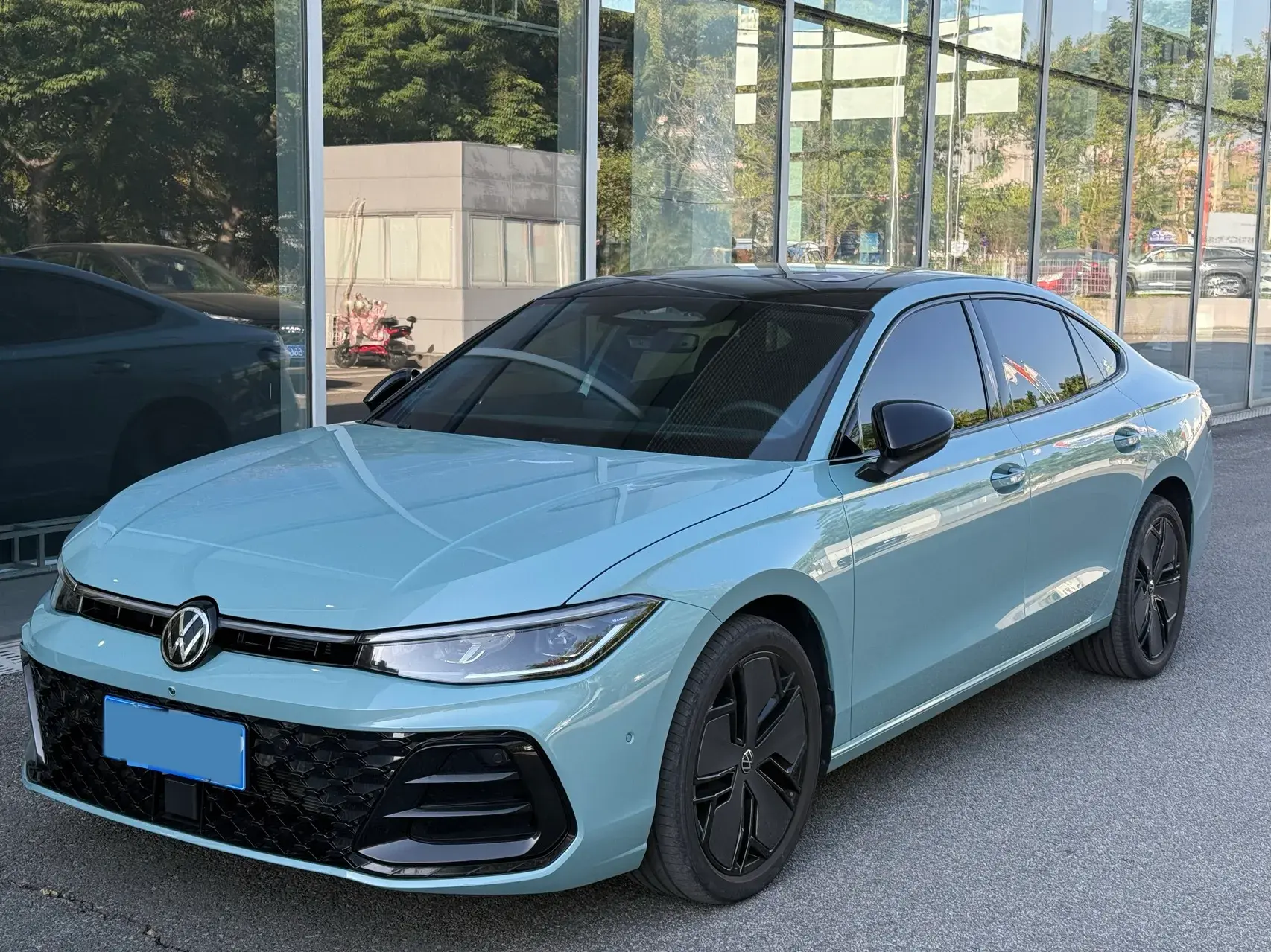 2025 VOLKSWAGEN PASSAT view 1
