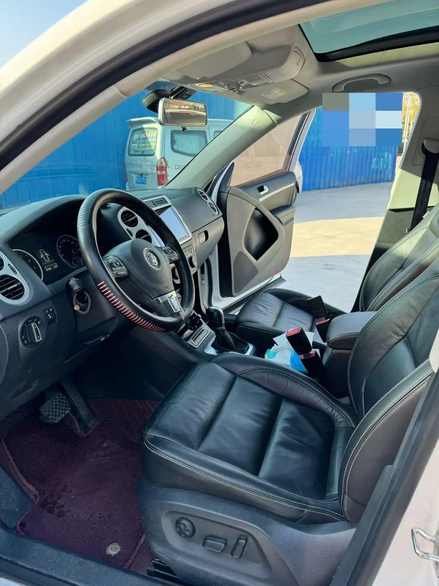 2017 VOLKSWAGEN TIGUAN thumbnail 2