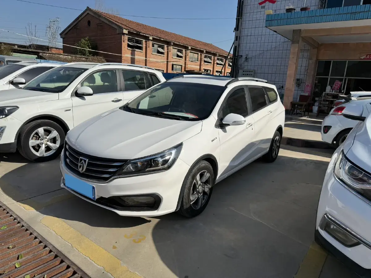 2017 BaoJun 310W 1.5L 105HP L4 6MT