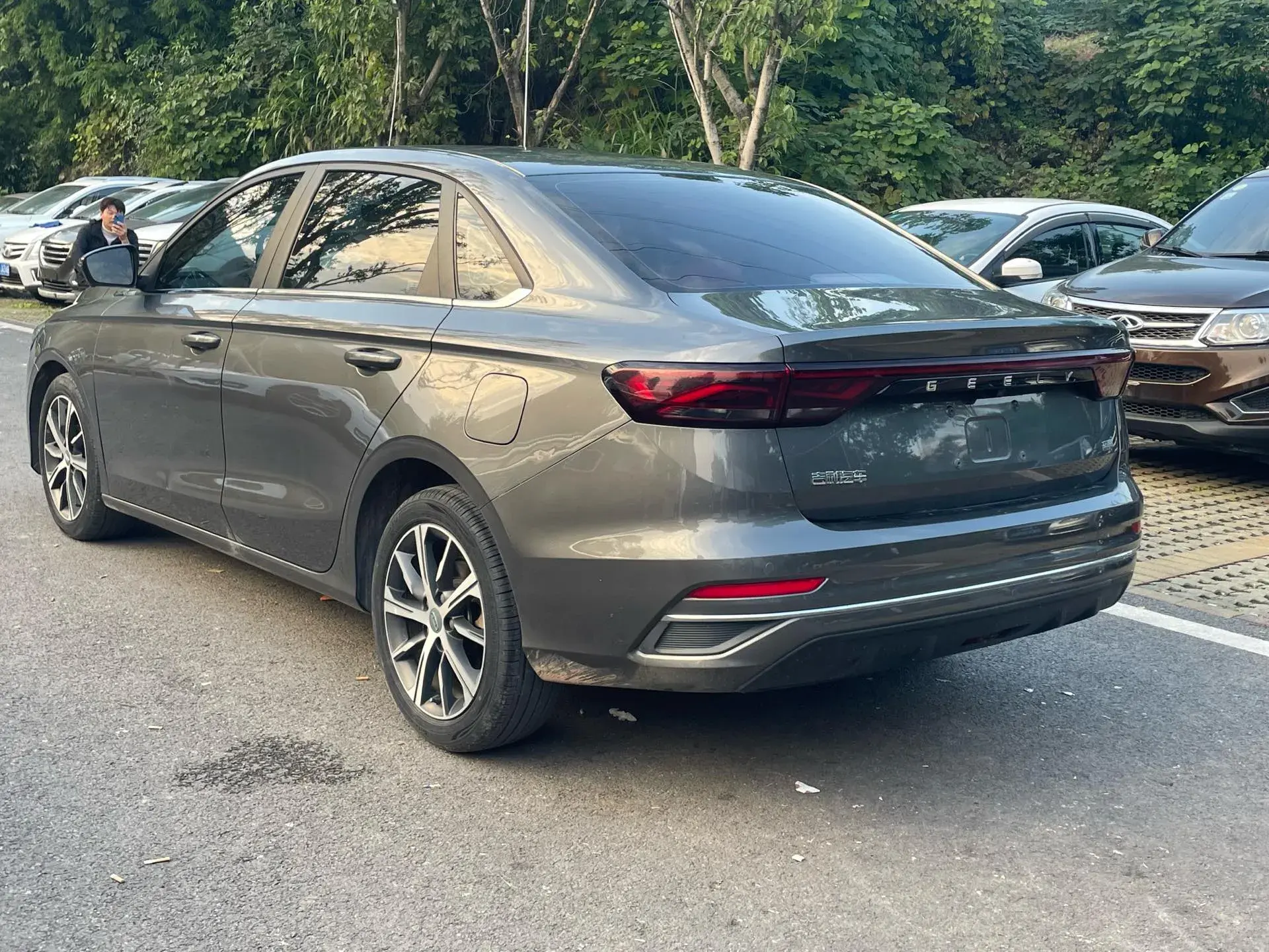 2022 GEELY EMGRAND thumbnail 4