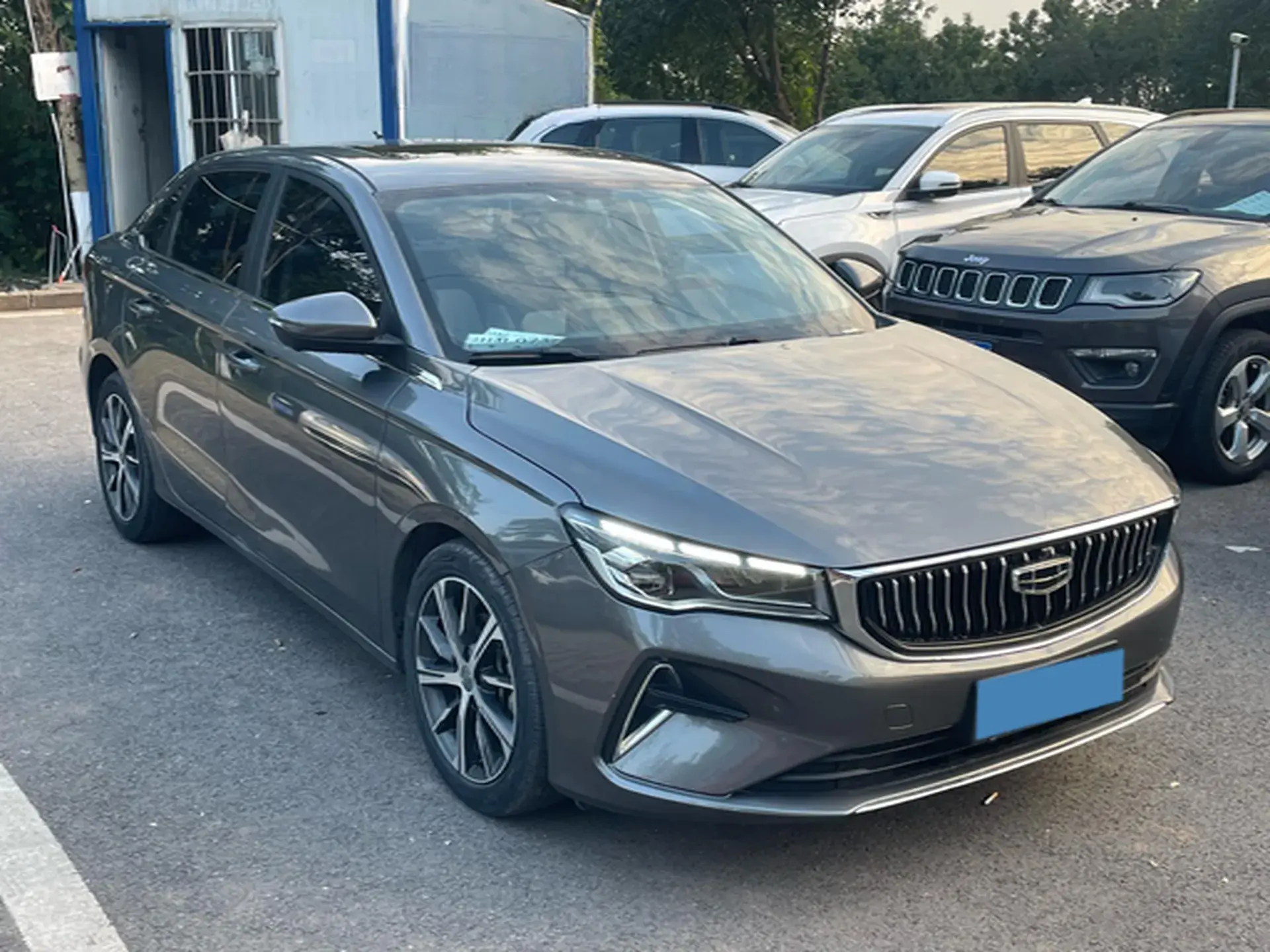 2022 GEELY EMGRAND thumbnail 3