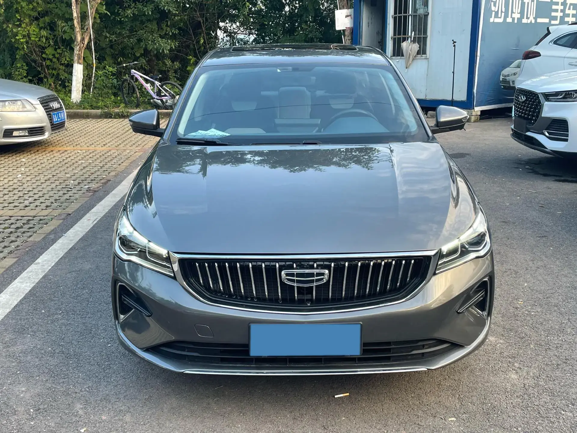 2022 GEELY EMGRAND thumbnail 2