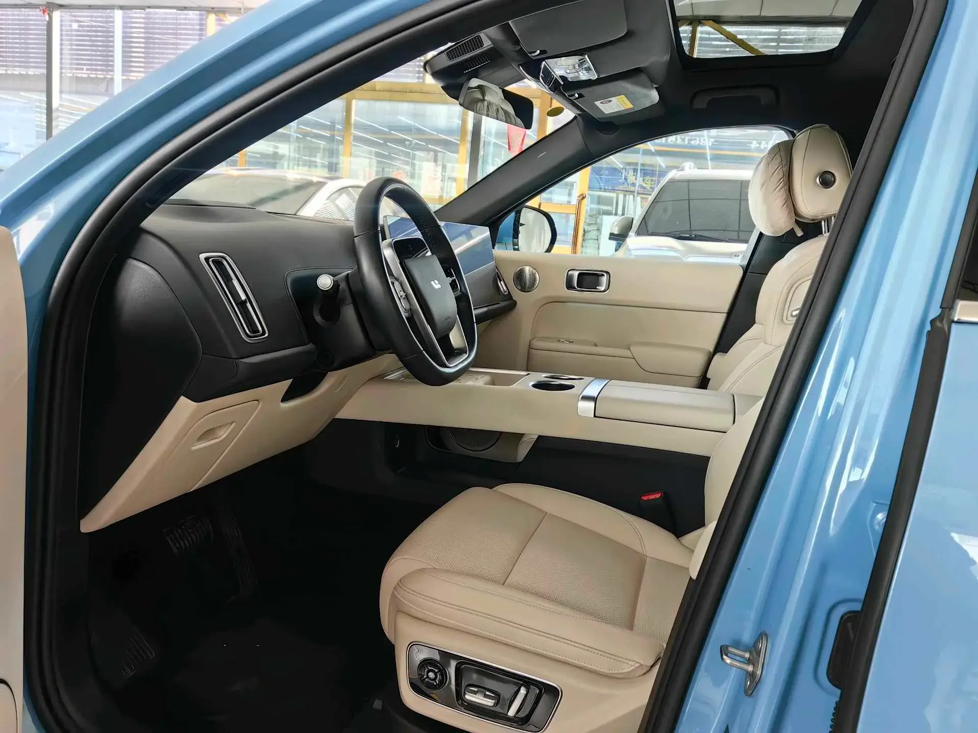 2024 LI L7 thumbnail 4