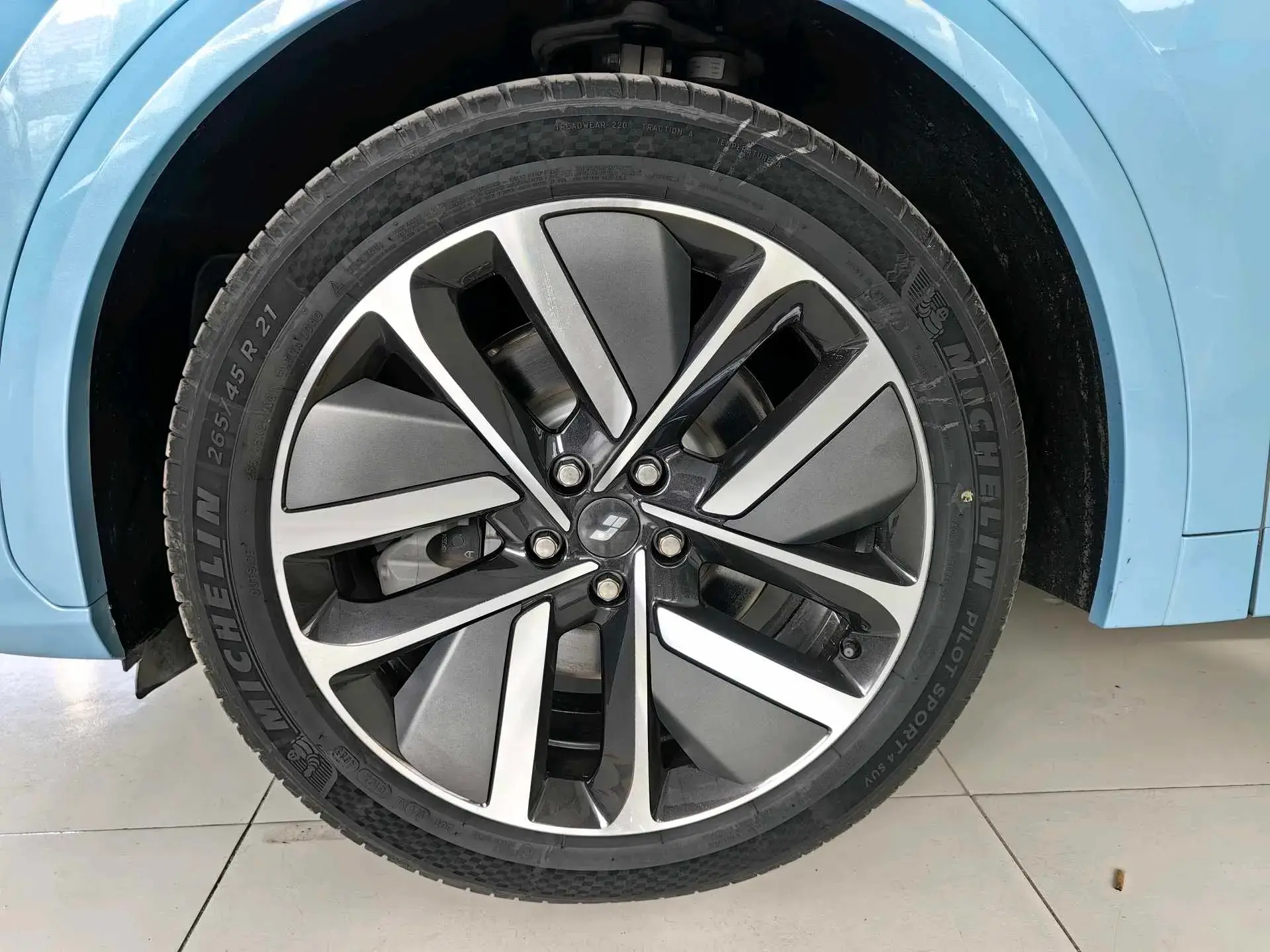 2024 LI L7 thumbnail 2