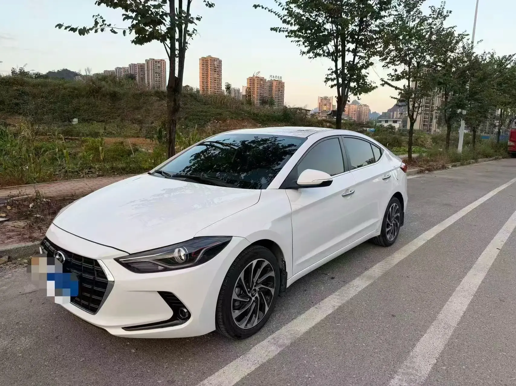 2019 HYUNDAI ELANTRA view 1