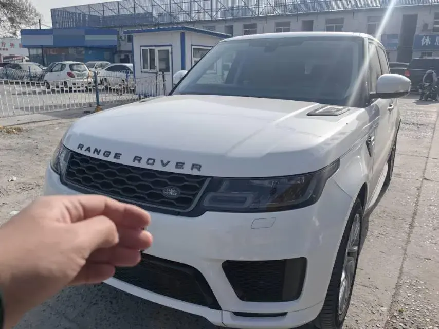2018 LAND ROVER view 1