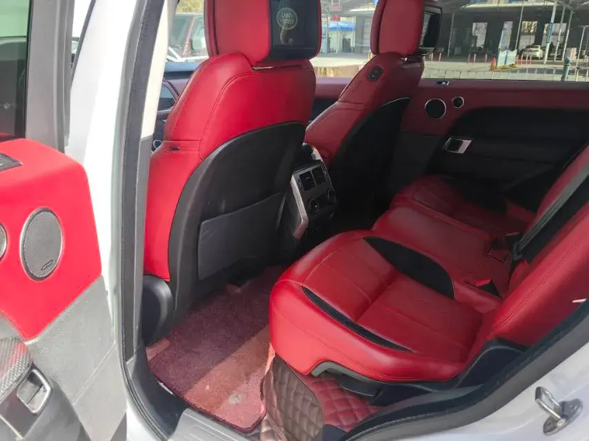 2018 LAND ROVER thumbnail 3