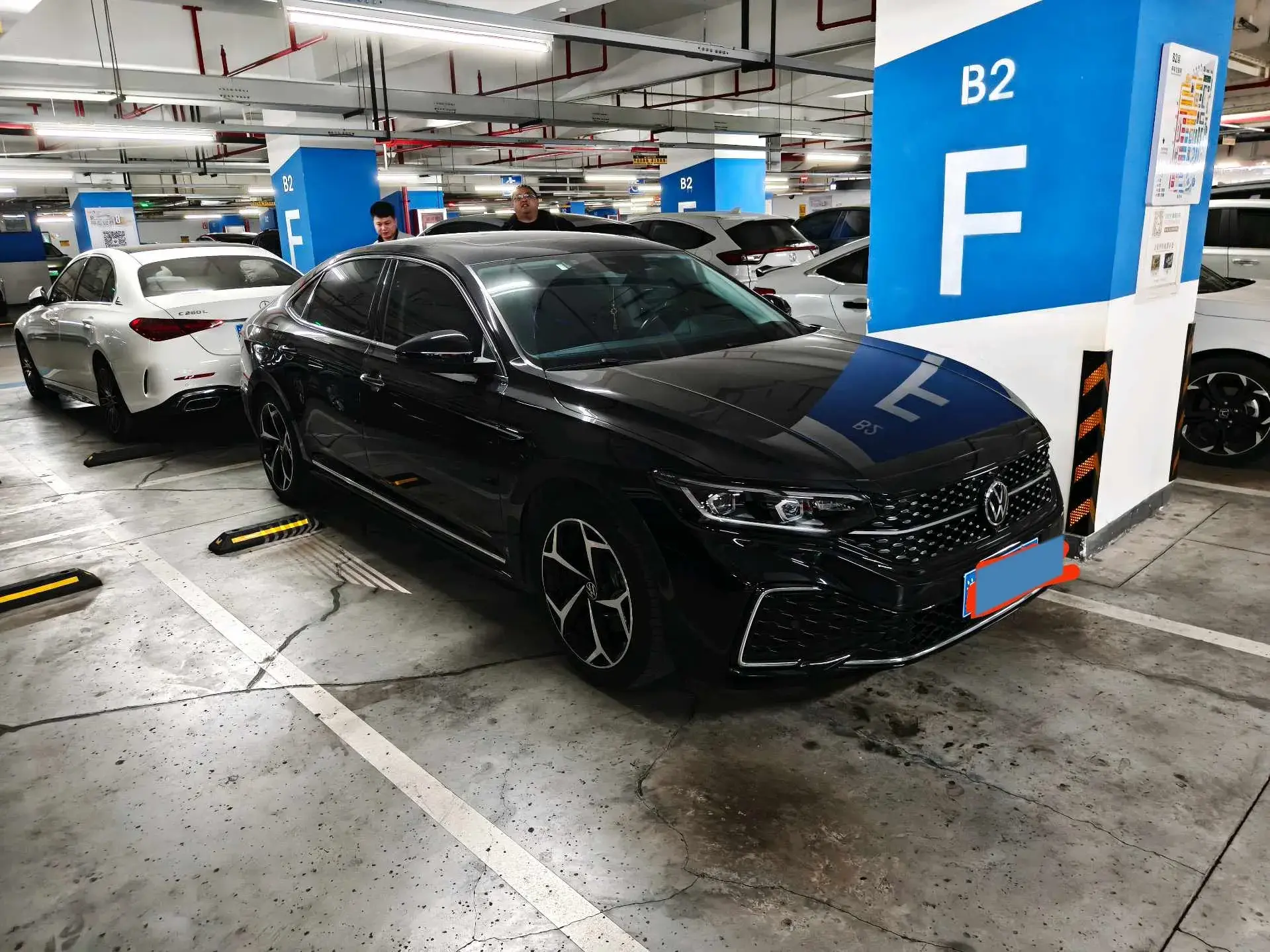 2023 VOLKSWAGEN PASSAT thumbnail 3