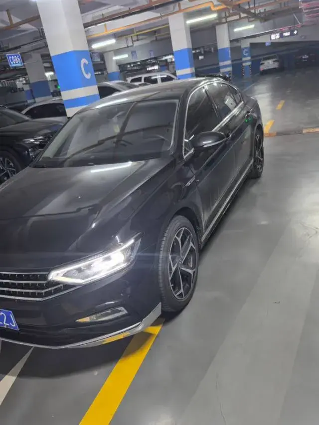 2024 Volkswagen Magotan 2.0T 186HP L4 7DCT