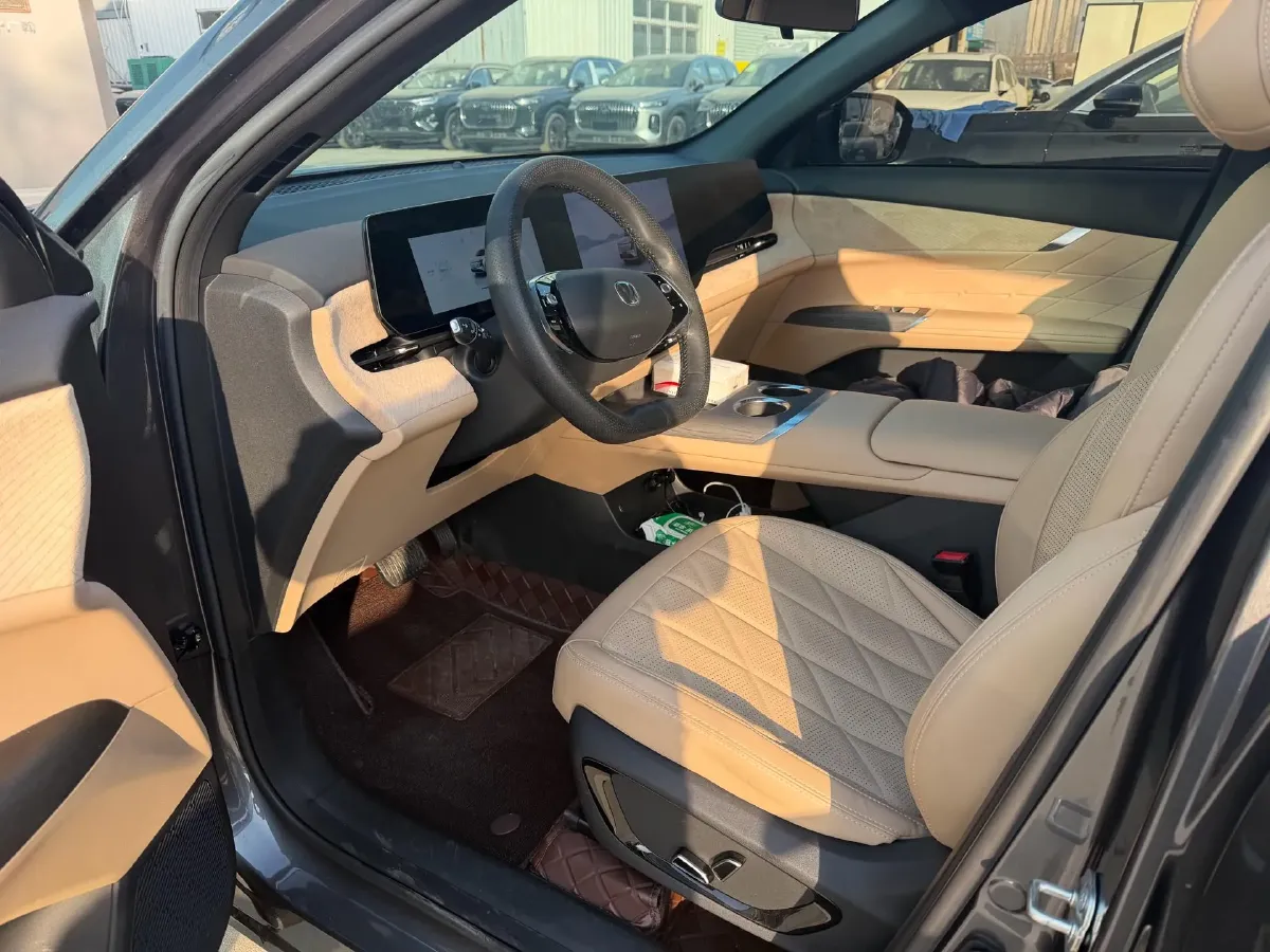 2025 ChangAn CS75 Plus 1.5T 192HP L4 8AT,autocango,china used car exporter,china ev exporter,chinese used car exporter,chinese used ev exporter