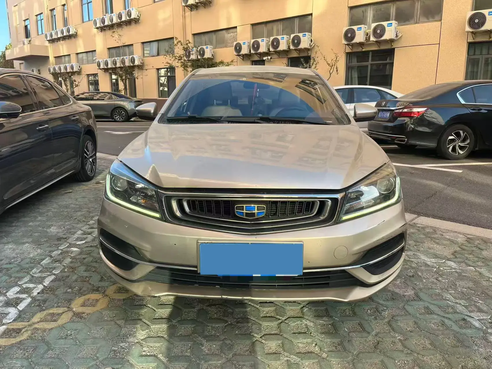 2018 GEELY EMGRAND thumbnail 2