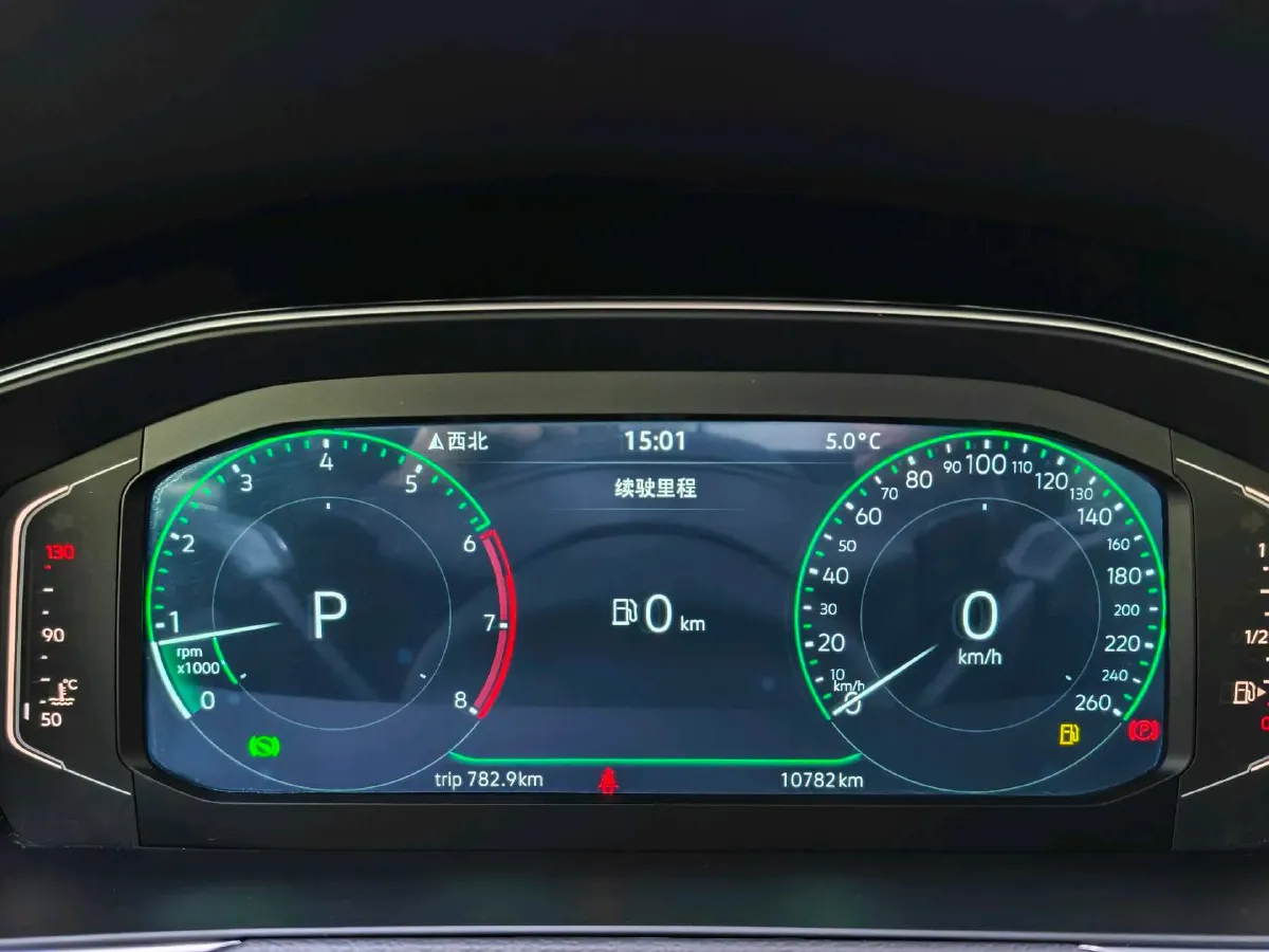 2025 Volkswagen Magotan 2.0T 186HP L4 7DCT,autocango,china used car exporter,china ev exporter,chinese used car exporter,chinese used ev exporter