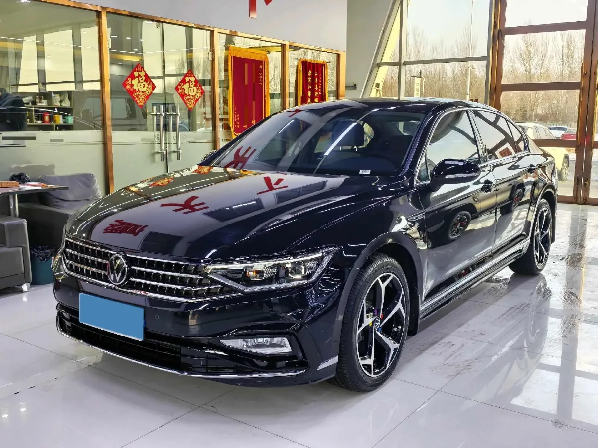 2025 Volkswagen Magotan 2.0T 186HP L4 7DCT,autocango,china used car exporter,china ev exporter,chinese used car exporter,chinese used ev exporter