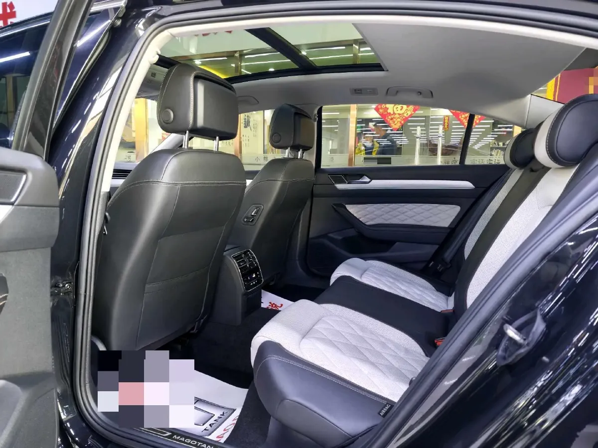2025 Volkswagen Magotan 2.0T 186HP L4 7DCT,autocango,china used car exporter,china ev exporter,chinese used car exporter,chinese used ev exporter