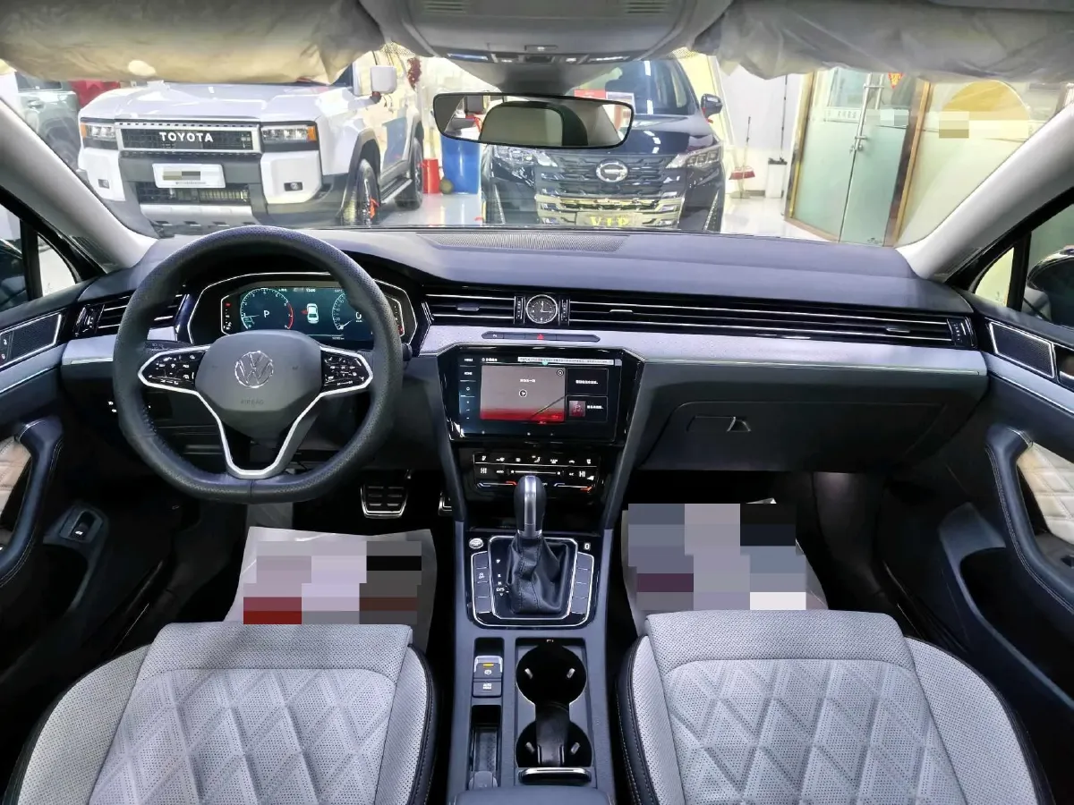 2025 Volkswagen Magotan 2.0T 186HP L4 7DCT,autocango,china used car exporter,china ev exporter,chinese used car exporter,chinese used ev exporter