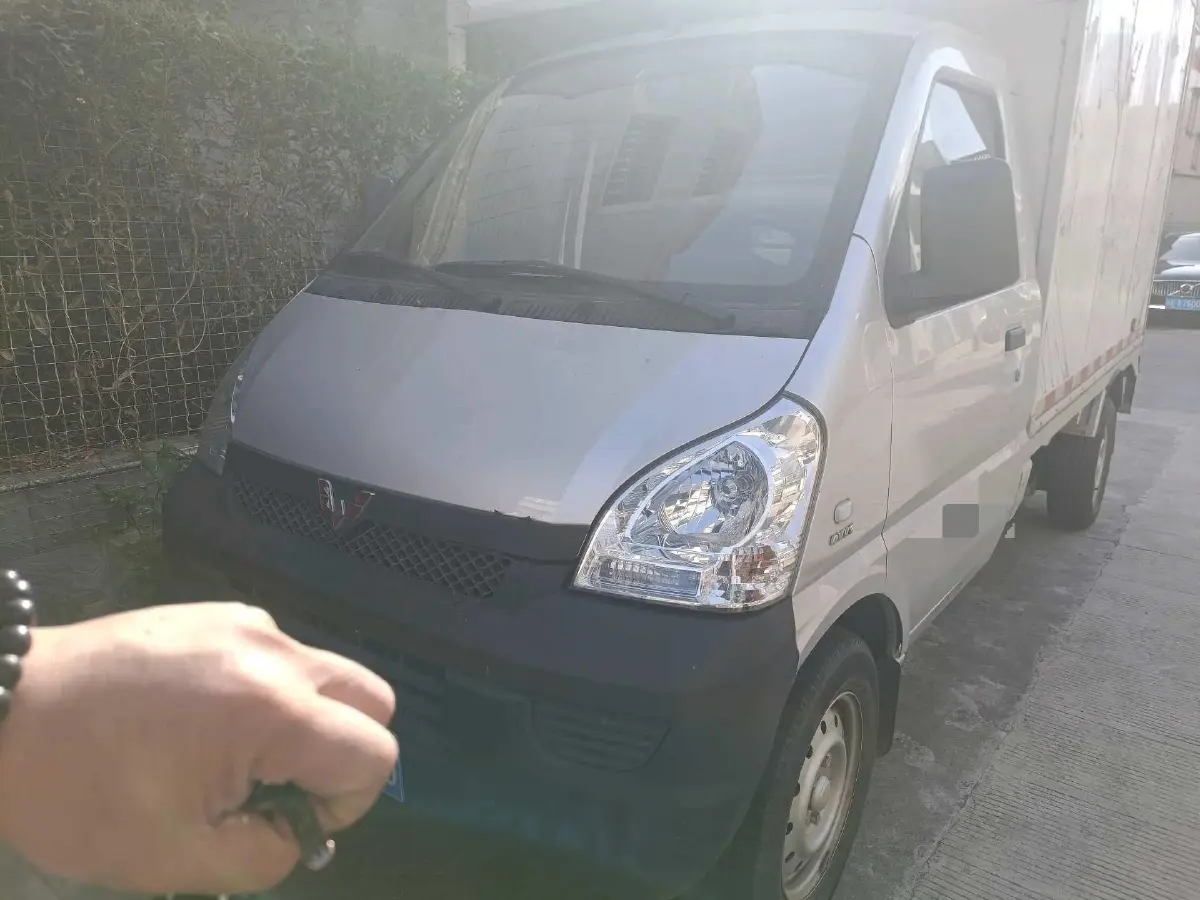 2021 WuLing RongGuang Mini Truck 1.5L 99HP L4 5MT