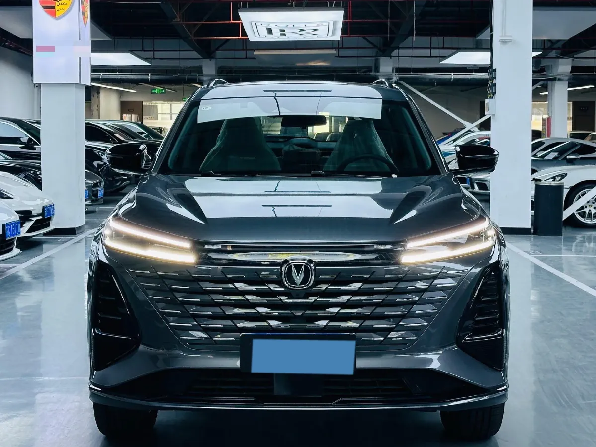 2024 ChangAn CS75 Plus 1.5T 188HP L4 8AT,autocango,china used car exporter,china ev exporter,chinese used car exporter,chinese used ev exporter