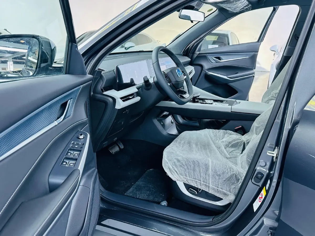 2024 ChangAn CS75 Plus 1.5T 188HP L4 8AT,autocango,china used car exporter,china ev exporter,chinese used car exporter,chinese used ev exporter