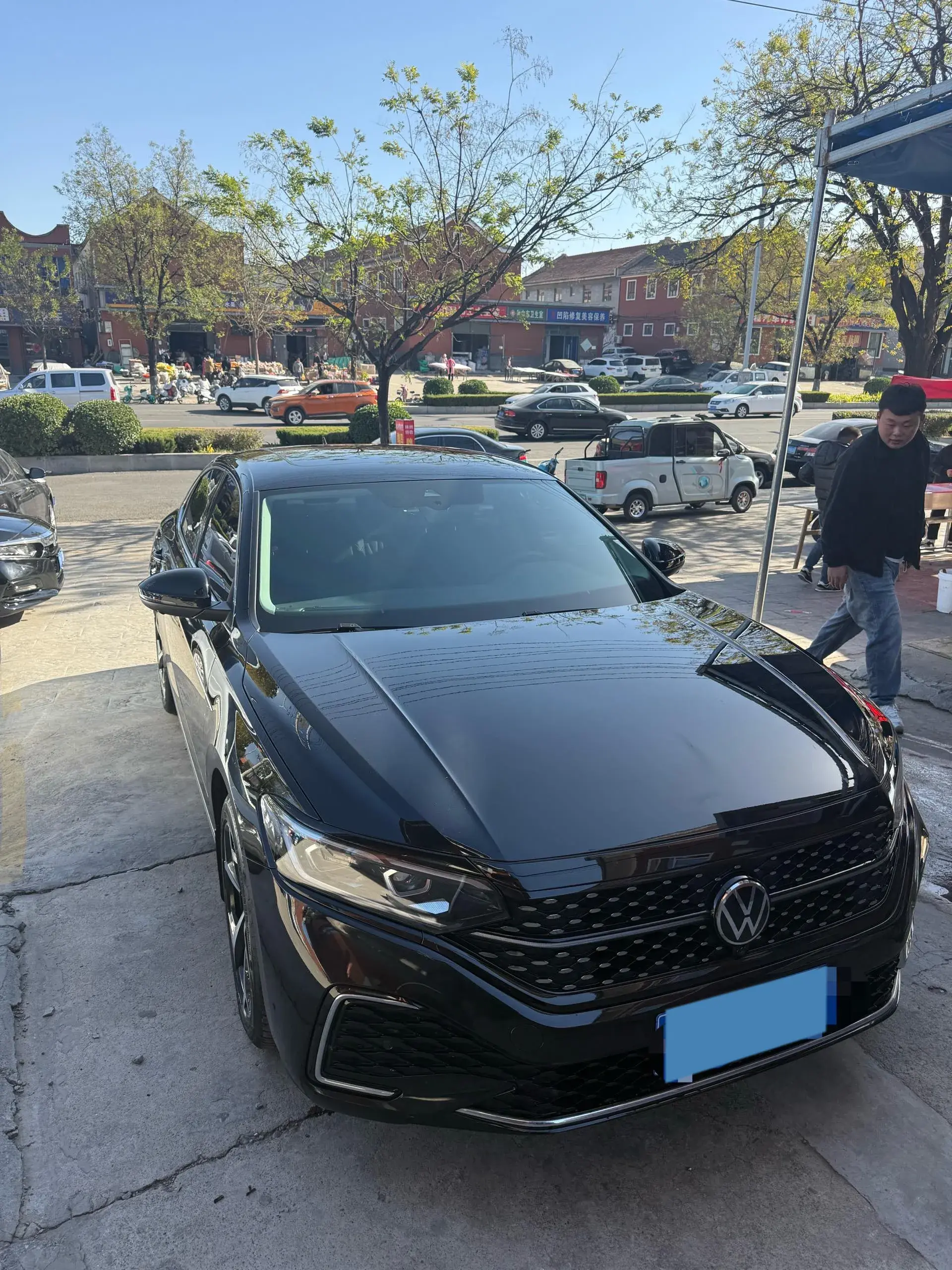 2023 VOLKSWAGEN PASSAT thumbnail 3