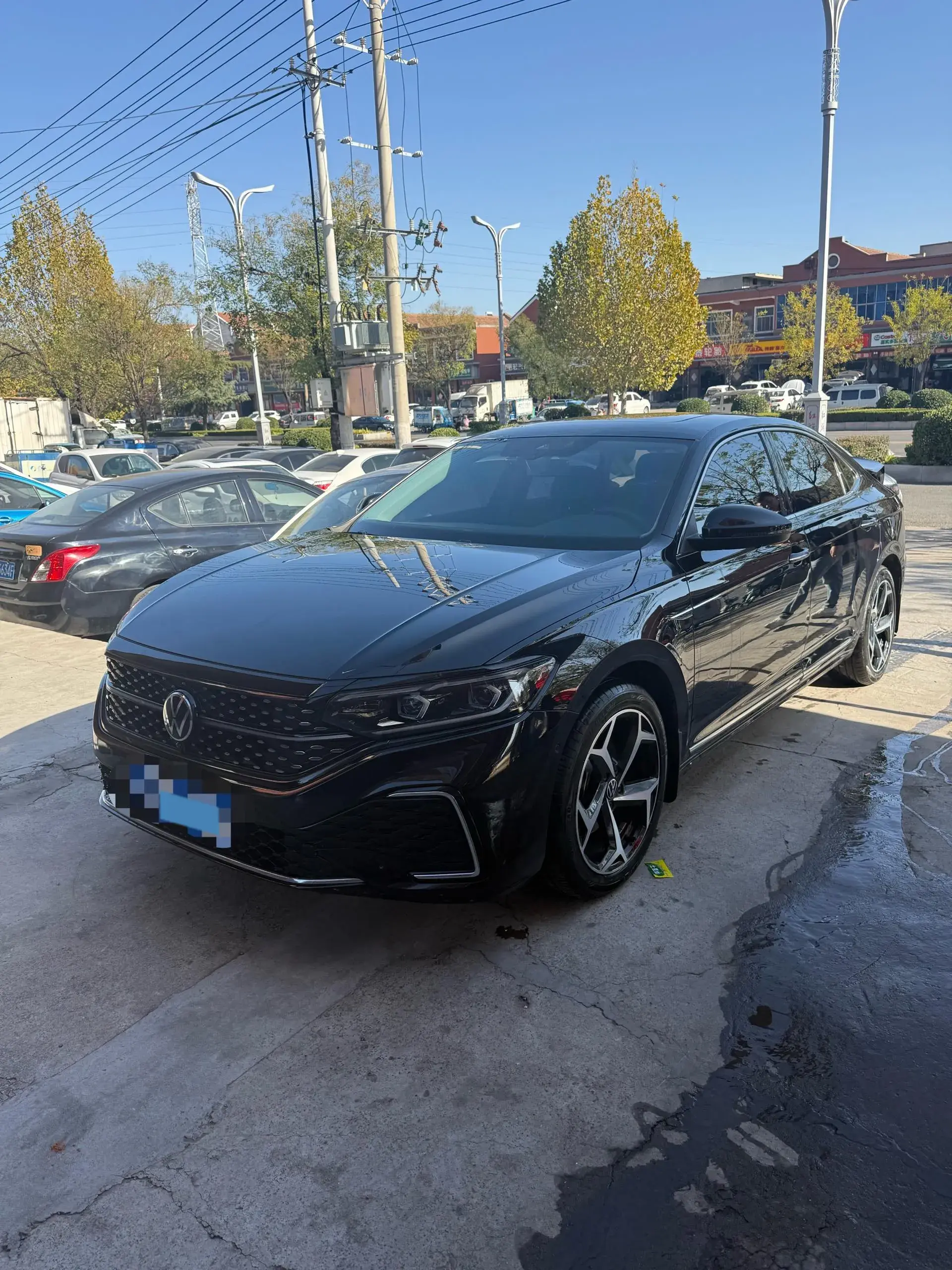 2023 VOLKSWAGEN PASSAT view 1