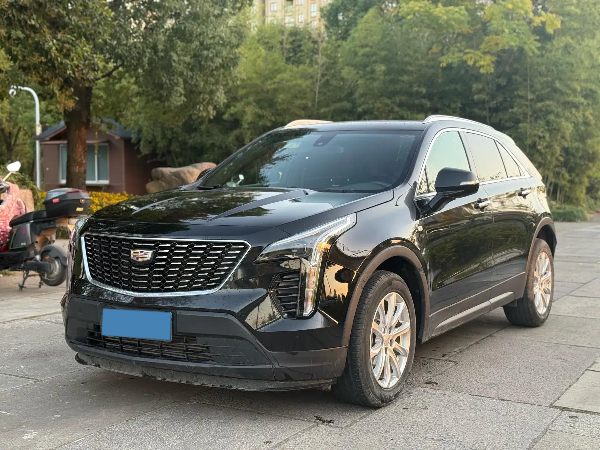 2021 CADILLAC XT4 view 1