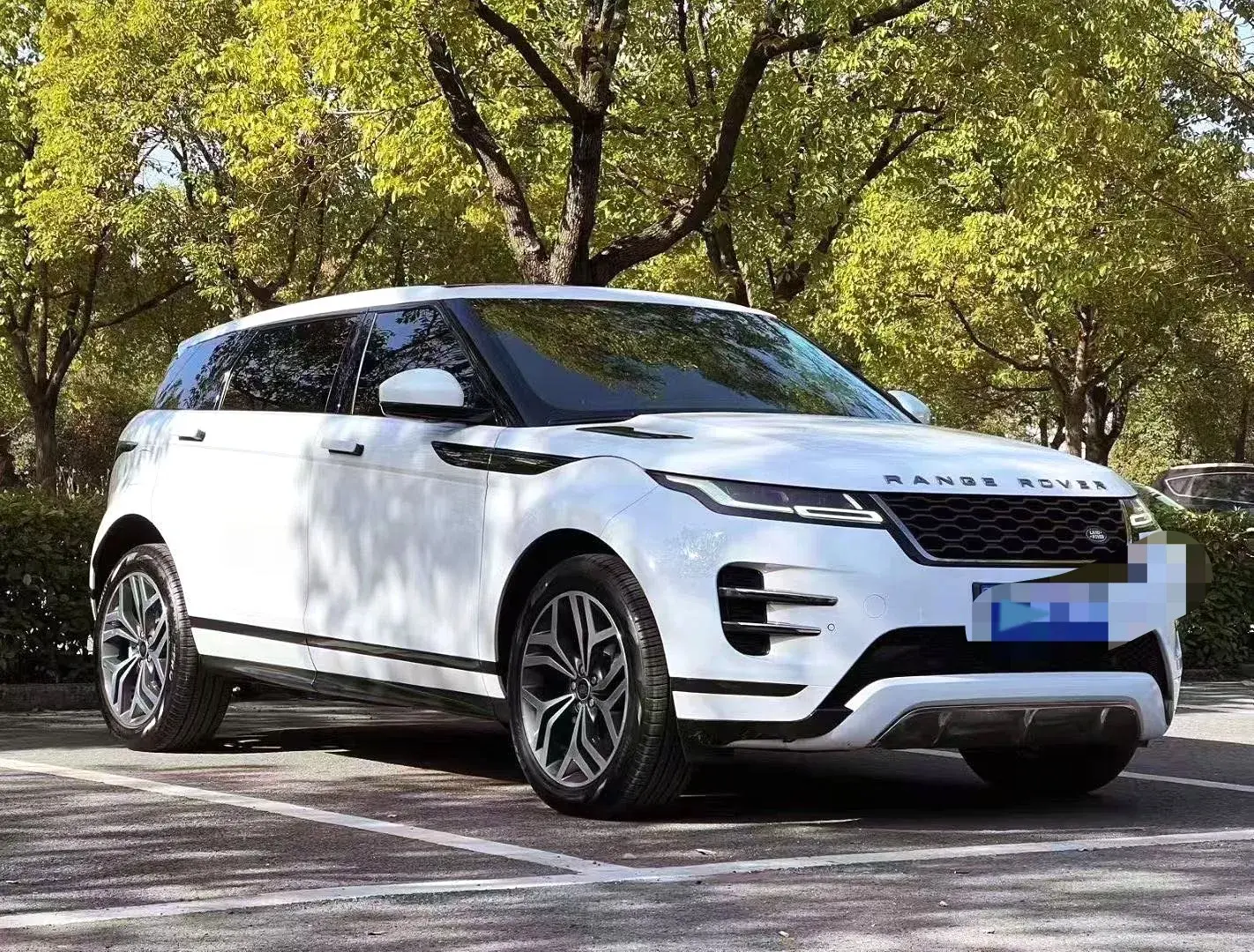 2023 LAND ROVER thumbnail 3