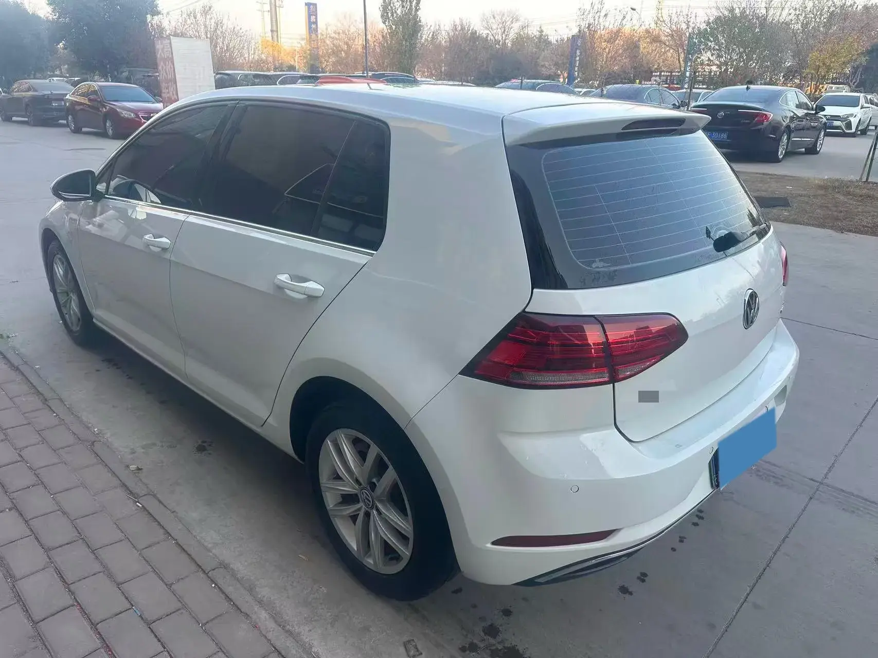 2018 VOLKSWAGEN GOLF thumbnail 4