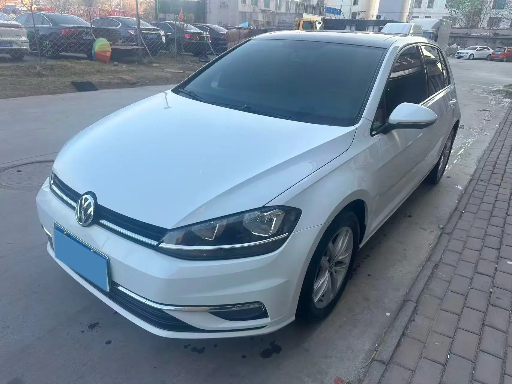 2018 VOLKSWAGEN GOLF view 1