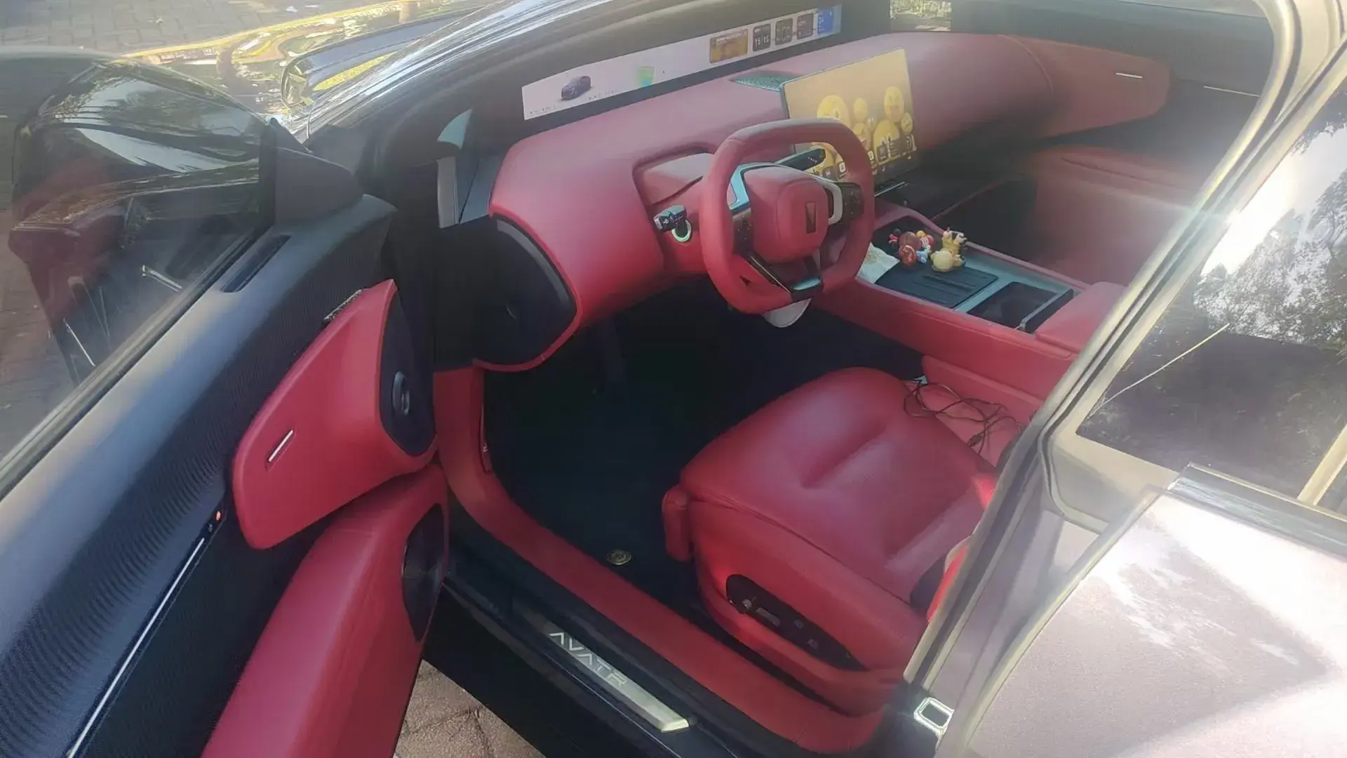 2025 AVATR 12 thumbnail 2