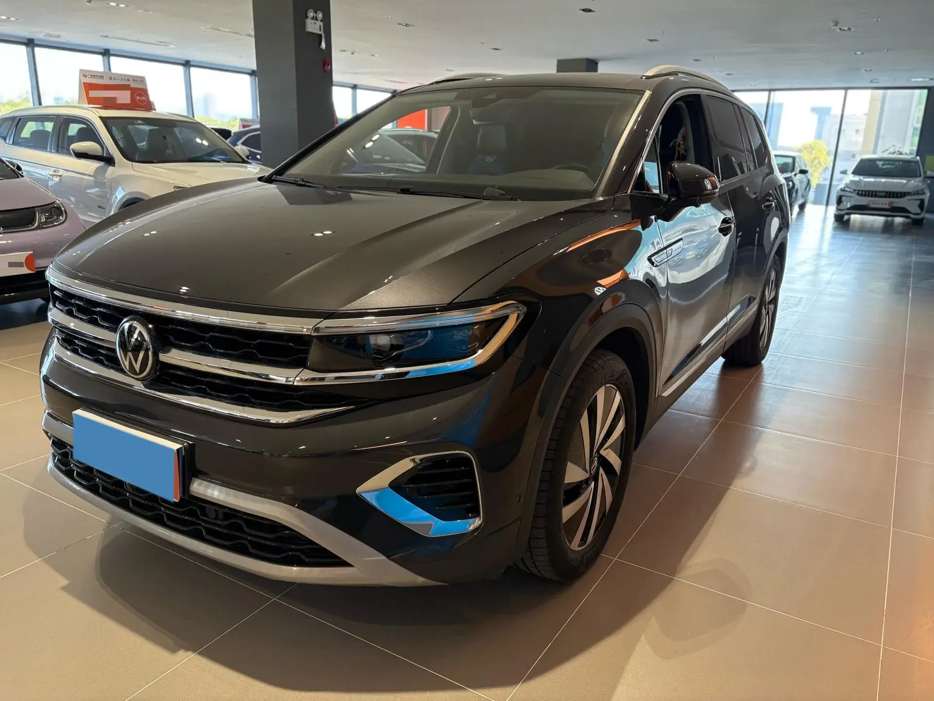 2022 VOLKSWAGEN TALAGON view 1