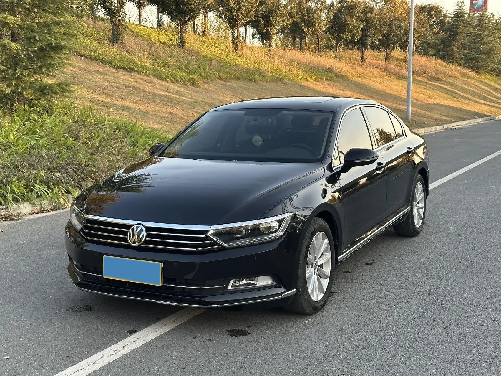 2018 VOLKSWAGEN MAGOTAN view 1