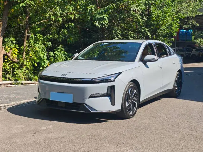 2023 Geely Galaxy L6 1.5T 163HP L4 3DHT PHEV