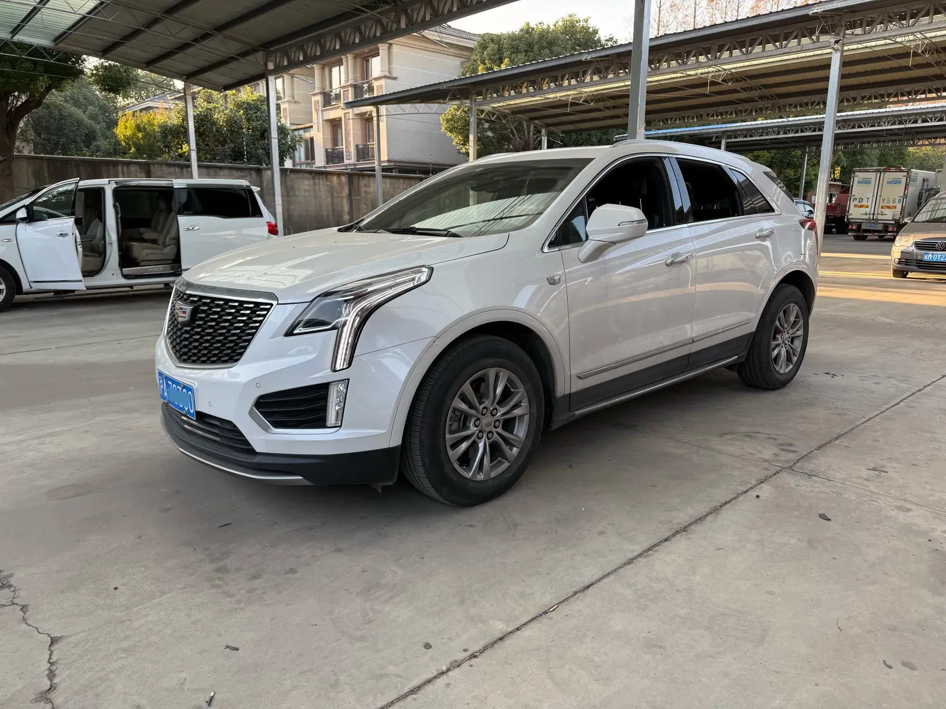 2021 CADILLAC XT5 view 1