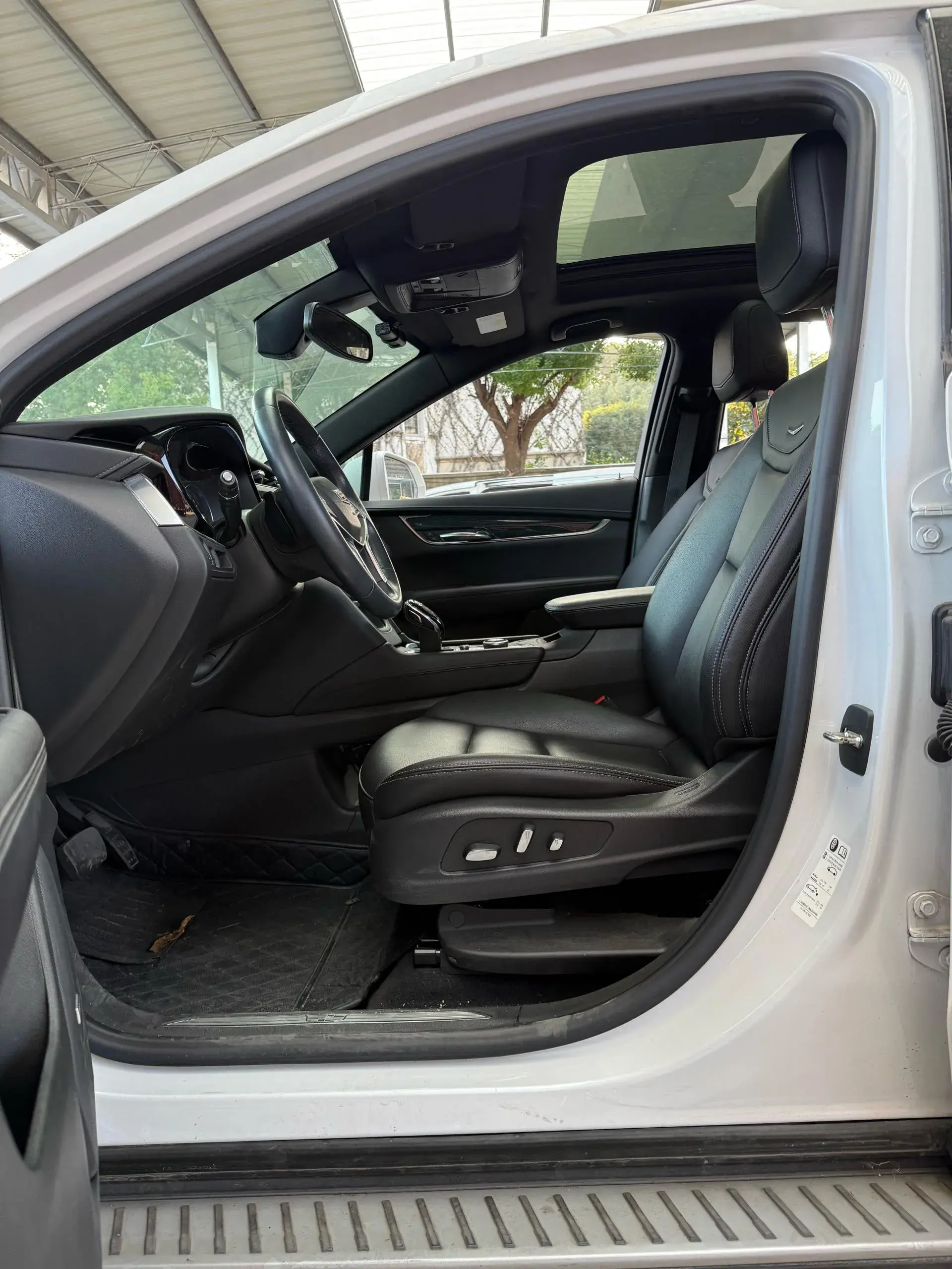 2021 CADILLAC XT5 thumbnail 4