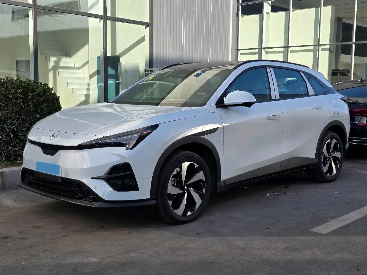 2025 ARCFOX αT5 BEV 65KWH