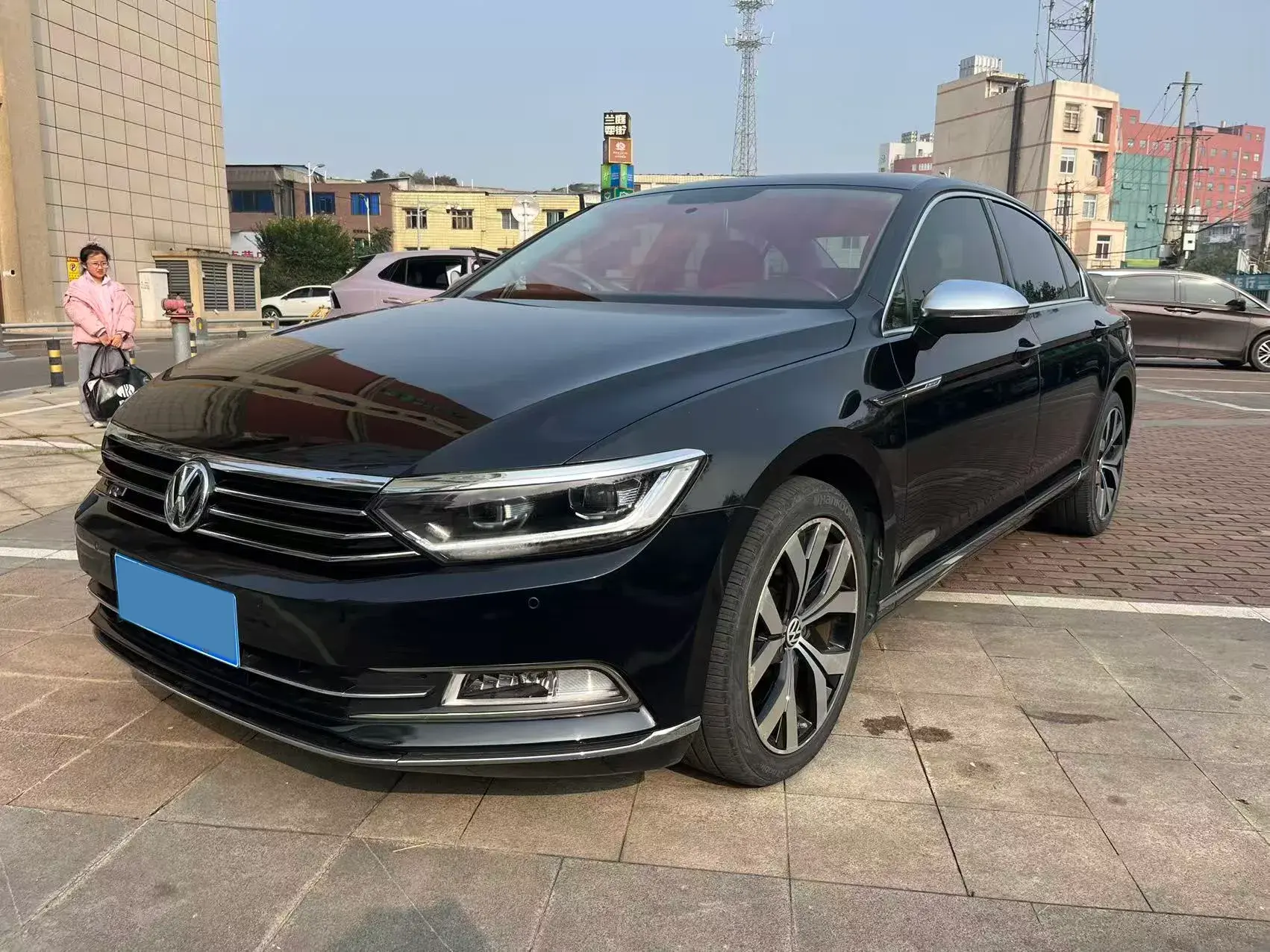 2018 VOLKSWAGEN MAGOTAN view 1