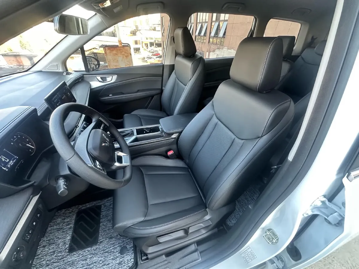 2022 WuLing JiaChen 1.5T 147HP L4 CVT,autocango,china used car exporter,china ev exporter,chinese used car exporter,chinese used ev exporter