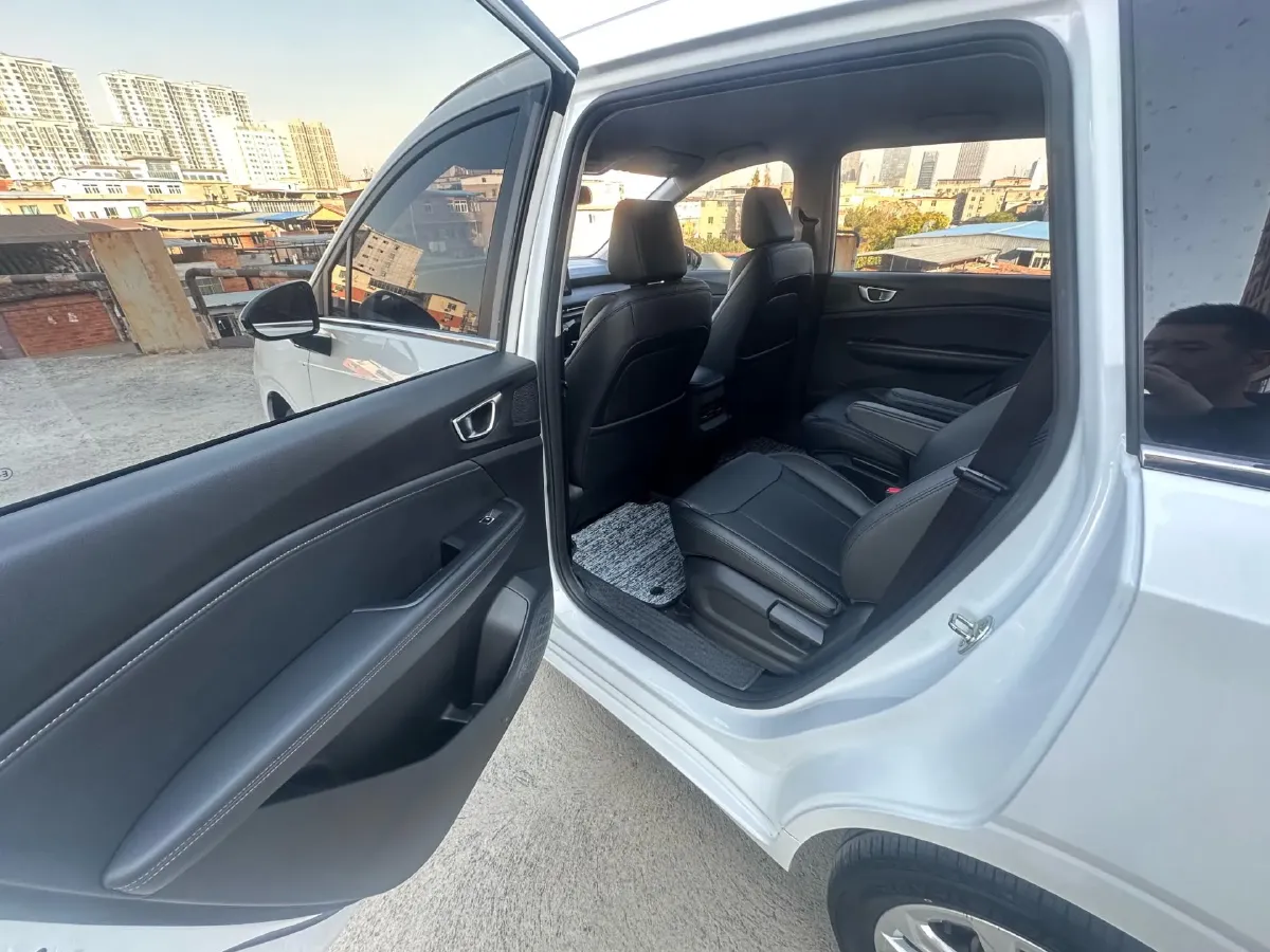 2022 WuLing JiaChen 1.5T 147HP L4 CVT,autocango,china used car exporter,china ev exporter,chinese used car exporter,chinese used ev exporter