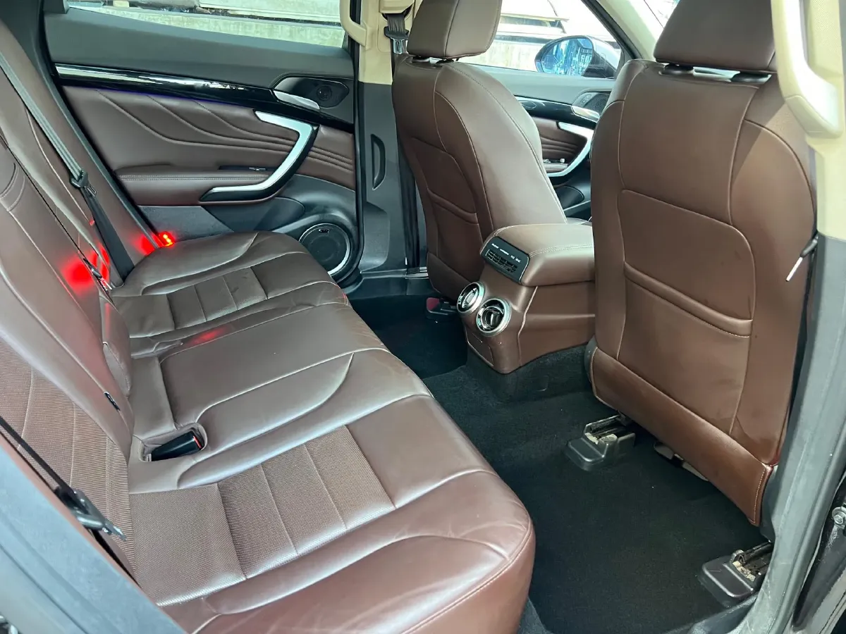 2017 Zotye T700 2.0T 190HP L4 8AT,autocango,china used car exporter,china ev exporter,chinese used car exporter,chinese used ev exporter