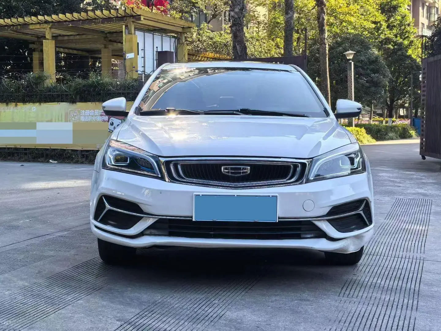 2019 GEELY EMGRAND thumbnail 3