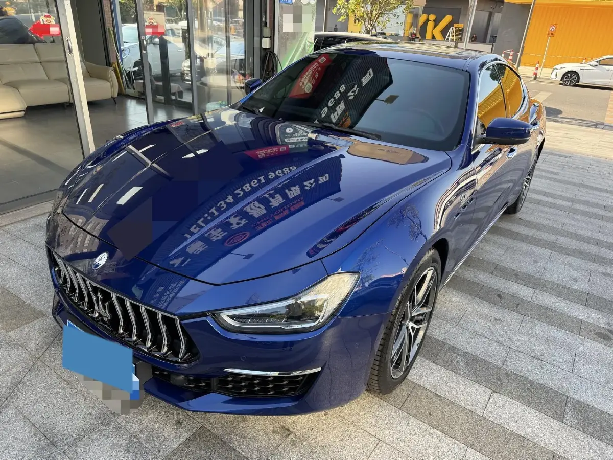 2022 Maserati Ghibli 2.0T 330HP L4 8AT