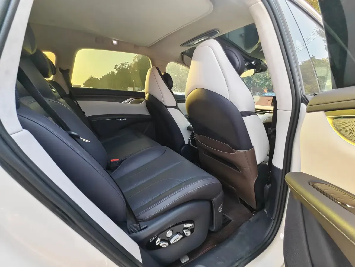 2023 IM LS7 BEV 100KWH,autocango,china used car exporter,china ev exporter,chinese used car exporter,chinese used ev exporter