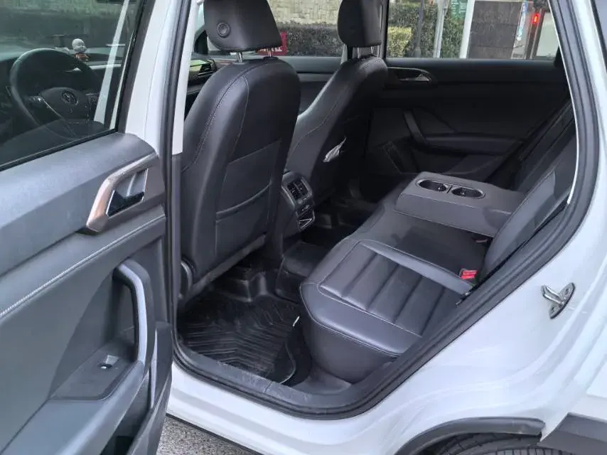 2021 VOLKSWAGEN THARU thumbnail 4